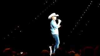 Justin Moore - Hillbilly Shoes (Montgomery Gentry Cover) @ Rupp Arena in Lexington, KY