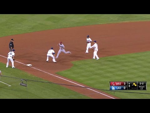 ARI@LAD: Howell picks off Peralta trying to steal