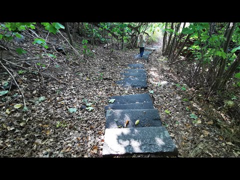 MYSTISKA STENTRAPPORNA bakom MAXI -200927- Ronneby - TROLLBACKEN - Blekinge (Gamla Karlshamnsvägen)