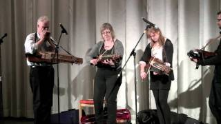 Familjen Sahlström-Larsson Spelar i Kalhälls Folkets Hus 22/1 2011