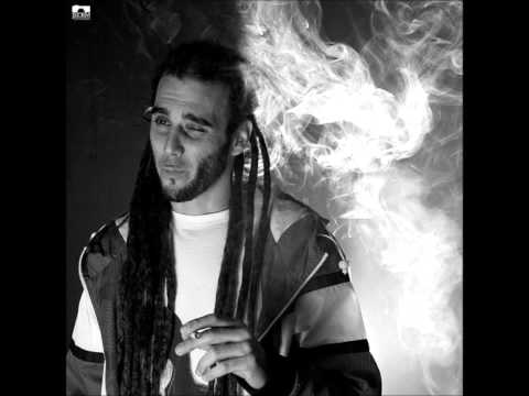 Swan Fyahbwoy & Twins of twins-This way(Extremely flammable 2012)Track 15