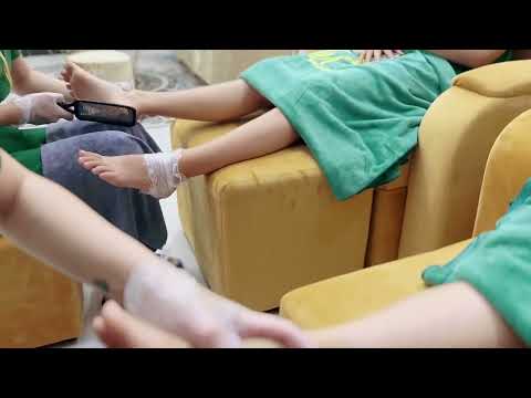 Dịch vụ chăm sóc massagem chân chà gót chân tại Hi Spa
