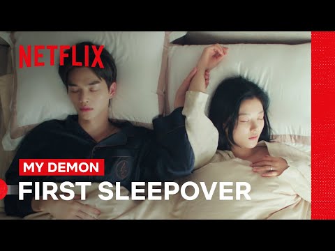 Thumbnail of the video: Song Kang and Kim You-jung Spend the Night Together