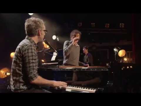Alcaline, le Concert : Vincent Delerm invite Alain Souchon sur scène