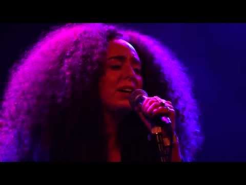 Aïscha Traïdia live at Paradiso Amsterdam