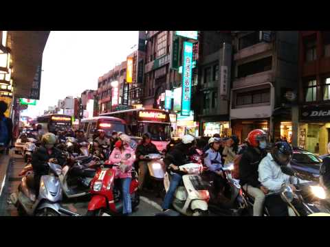 Cidade de Zhongli, Taiwan (lotada nas tardes/noites de domingo!) # 1/2