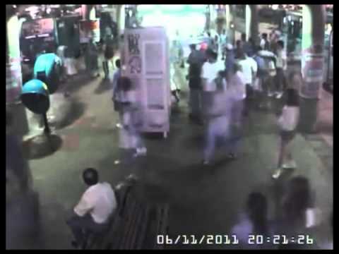 Florianópolis - Torcedor do Figueirense é agredido por torcedores do Avaí