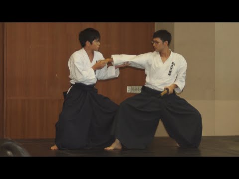【正伝長尾流躰術部による古武術演武】