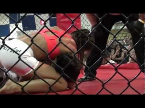 www FIGHTFAN.net   Katie Moerke vs Cassie Robb R2