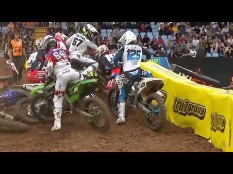 WSX RD1 2023 Justin Bogle steps up to help Luke Clout