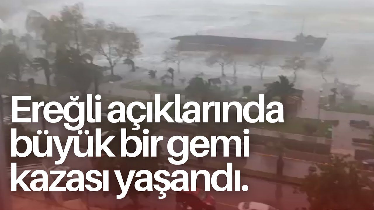 Im Schwarzen Meer ging aufgrund eines Sturms ein Schiff verloren, ein anderes wurde in zwei Hälften geteilt (Video)