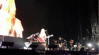 Shakira canta inevitable y Gerard la mira embelesado ^.^