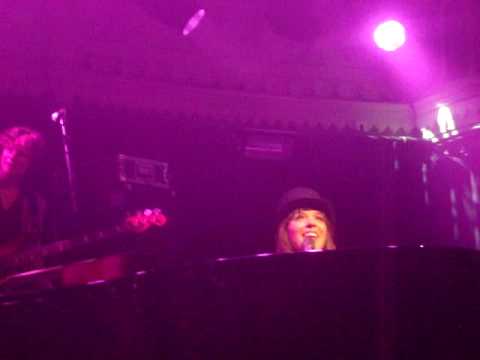 Laura Jansen - Soljah Live@ Paradiso 29-05-2010