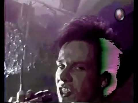 SPLIT MIRRORS   The Right Time