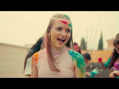 Carmen Ferre - Ojos de Colores (Videoclip Oficial)