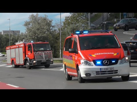 Materiaalwagen post Oost en commandowagen Brandweer Gent met spoed langs UZ Gent