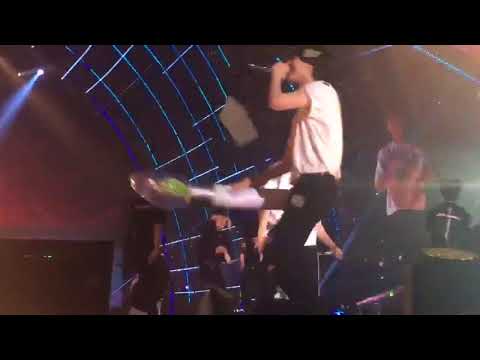 180602 GOT7 JB was so hyped during Go Higher @EyesOnYou in Macau