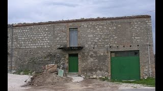 preview picture of video 'Casa in pietra da ristrutturare con vista panoramica - Montazzoli, Аbruzzo'