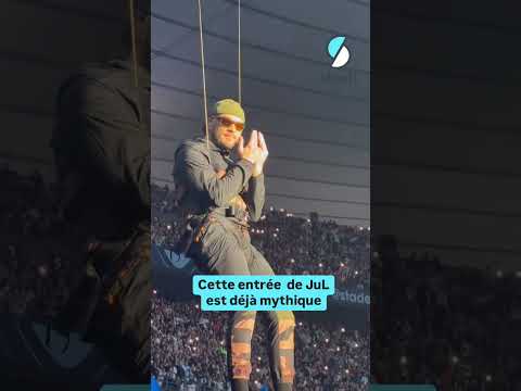 Jul remplit un Stade de France en claquettes chaussettes 😎 #concert #live #shorts