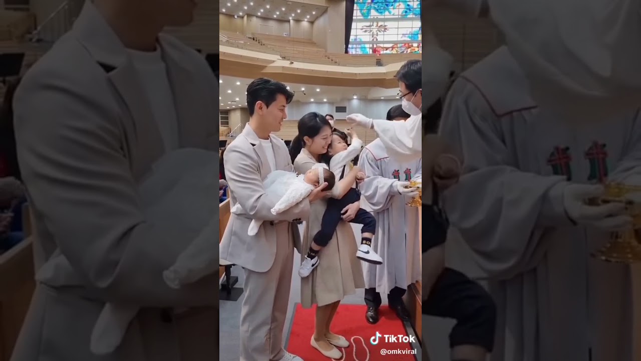 Momen lucu baptisan anak di gereja Katolik Korea Selatan#shortvideo #shorts #short #gerejakatolik