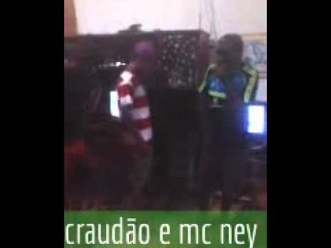 mc V8 e o bonde todo.