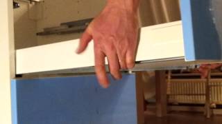 How to remove IKEA Maximera drawer