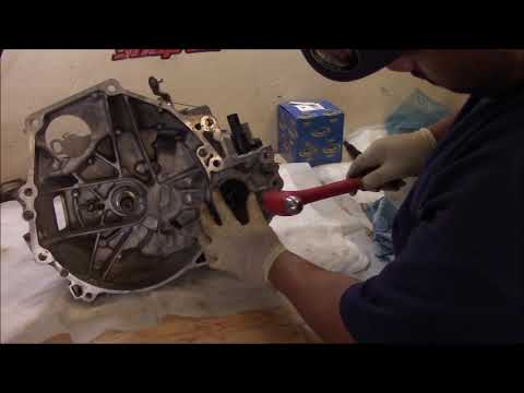 Clutch Replacement pt.2 (2005 Honda Civic)