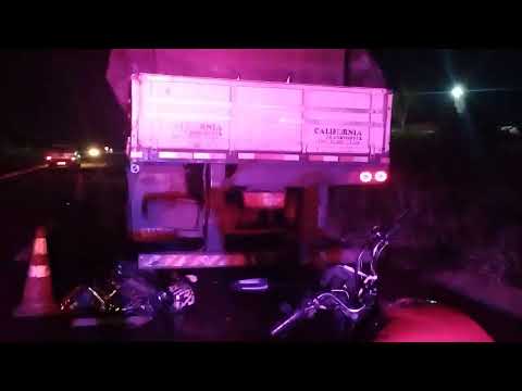 Motociclista morre após bater na traseira de carreta em Castilho (SP)