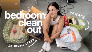 decluttering my room with NO mercy // getting rid of everything i don't need