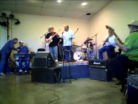 Greg Roberts sings ~ Jimmy Boggs Party March 2013