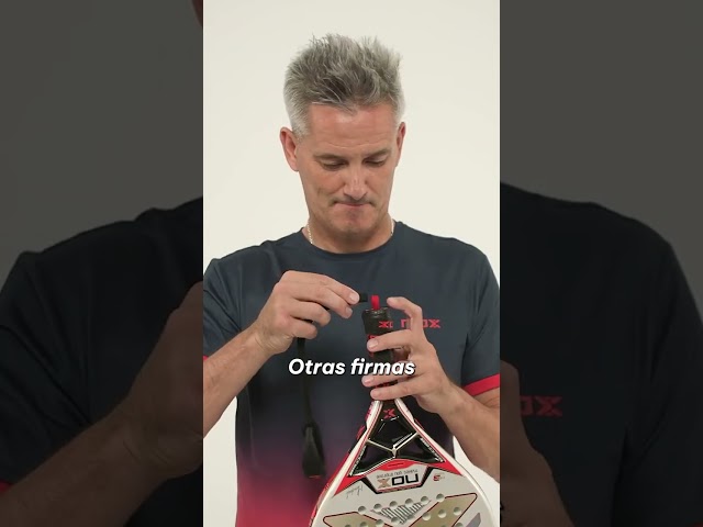 Vídeo relacionado con Raquex Cinta de sobreagarre Evade Palas de pádel - Naranja, Amarillo, Rojo. Paquete de 3 Cintas de sobreagarre para pádel, 0,65 mm de Grosor, Absorbente, Ligeramente adherente, Antideslizante
