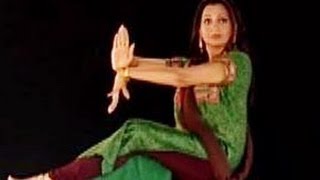 Learn Kathak with Pali Chandra, English 034, Demonstration of the prayer song