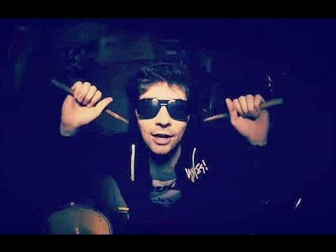 Buszman Buszido feat. Marcin Kiraga ztj.  Kieras - Tło