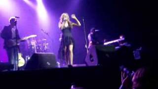 Lucie Silvas - Intro &amp; Don&#39;t Look Back (Live @ HMH)