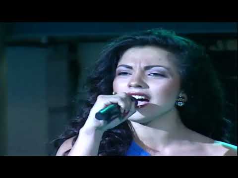 Rojo 2da Generacion 2003 | Monserrat Bustamante - La Media Vuelta