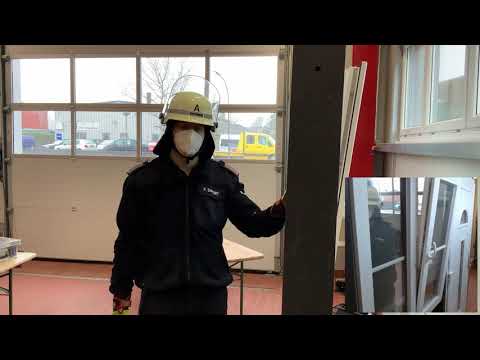 Feuerwehr - Fensteröffnung