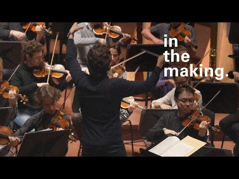 «When the lights go down» | Gustavo Gimeno on conducting an opera