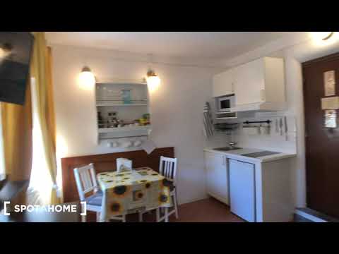 Charming studio apartment with terrace for rent near Pantheon in Rome's... - Spotahome (ref 135098)