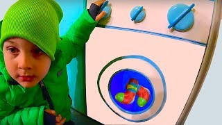 Funny Playtime at Peppa Pig House | Play w/ Washing Machine Toy &amp; Kitchen Food Toys