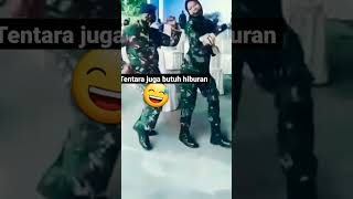 Download lagu goyang asyik bapak dan anak perempuanya yg sama2 anggota TNI 😅#tni #joget mp3 Download lagu goyang asyik bapak dan anak perempuanya yg sama2 anggota TNI 😅#tni #joget mp3