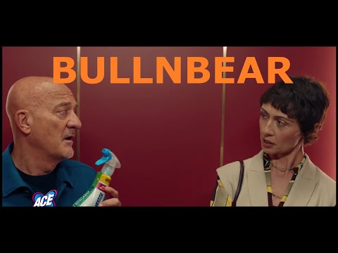 ACE Candeggina Spray Mousse, quella che resta su spot  con Claudio Bisio 2025 pubblicità maggio