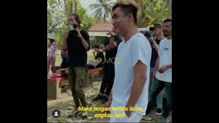 Download lagu SKJ(saat kamu jauh) Charly ft vicky prasetyo Asik banget!! mp3 Download lagu SKJ(saat kamu jauh) Charly ft vicky prasetyo Asik banget!! mp3