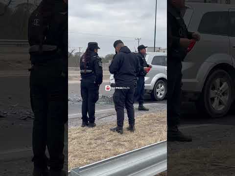 🚨💥 Terrible choque en Circunvalación Oeste: una motociclista terminó impactando contra un auto