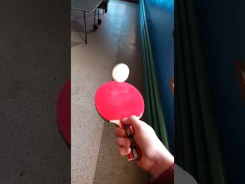 как набивать теннисный шарик на ракетке