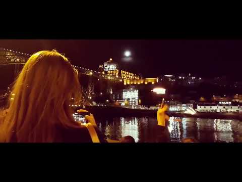 Portugal - PORTO EM UMA NOITE DE LUAR NO VERÃO