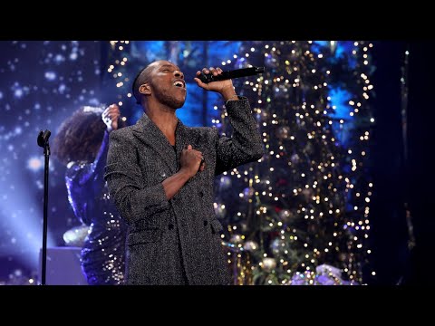 Leslie Odom Jr. Performs ‘Last Christmas’