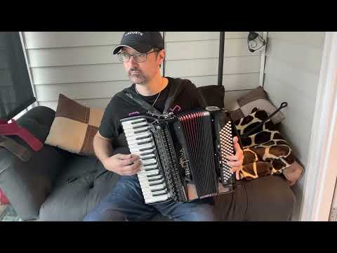 It came upon a midnight clear, on ￼Beltuna studio III accordion￼