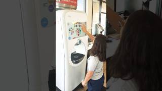 Download lagu Iziah & Anisha Are Happy to Choose Their Favorite Drinks! mp3