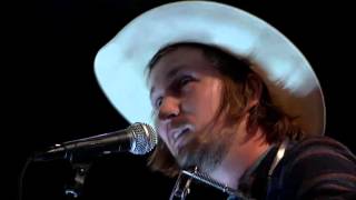 Del Barber Performs "Country Girl" (Live at Music City Roots)