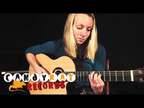 Judith Beckedorf - Material Girl (Madonna) - solo acoustic guitar